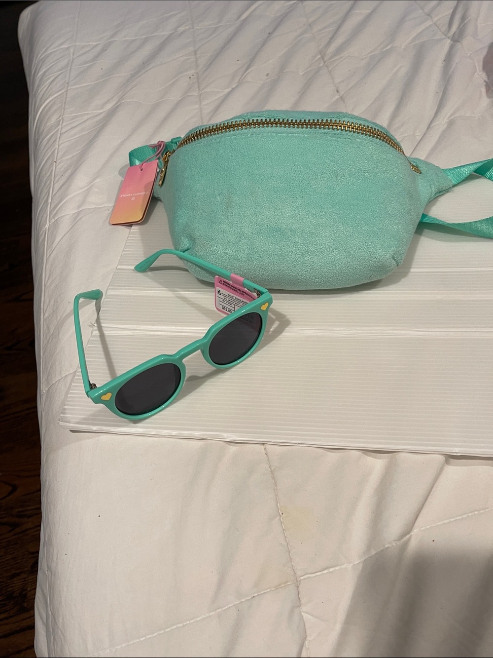 Set of cross body bag and sunglasses brand new so fabulous